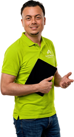 Adviseur van Daktrots met een tablet